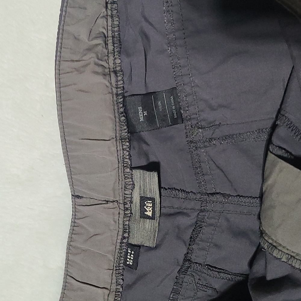 REI Mens Shorts - Picture 7 of 8
